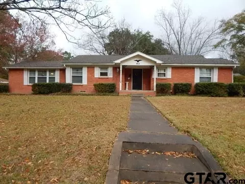802 Park, Gilmer, TX 75644 photo 1
