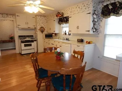 802 Park, Gilmer, TX 75644 photo 18