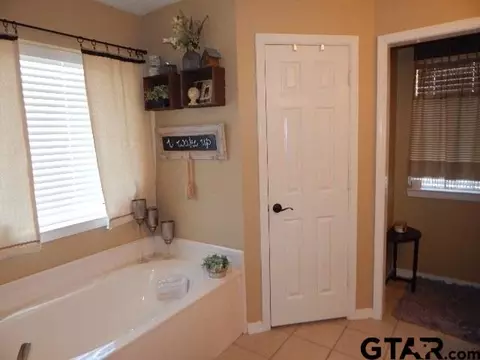 811 Toler Ct, Longview, TX 75604 photo 7