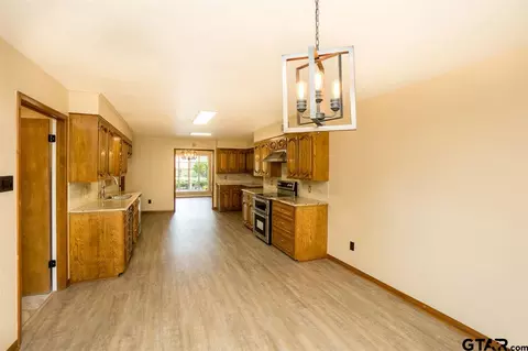 919 Regency Dr, Longview, TX 75604 photo 11