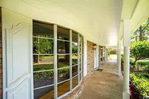919 Regency Dr, Longview, TX 75604 photo 8