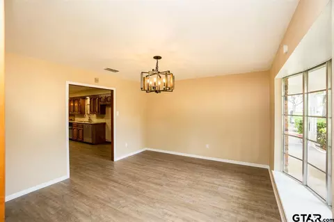 919 Regency Dr, Longview, TX 75604 photo 9