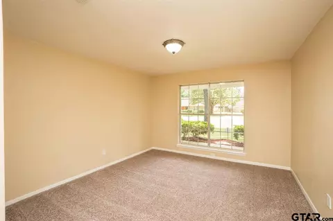 919 Regency Dr, Longview, TX 75604 photo 15