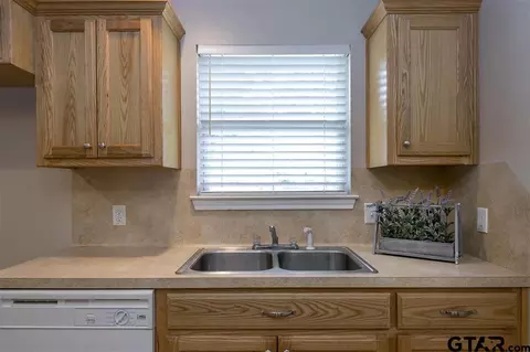 2101 Pine Tree Rd, Longview, TX 75604 photo 9