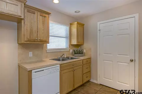 2101 Pine Tree Rd, Longview, TX 75604 photo 8