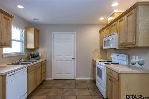 2101 Pine Tree Rd, Longview, TX 75604 photo 6