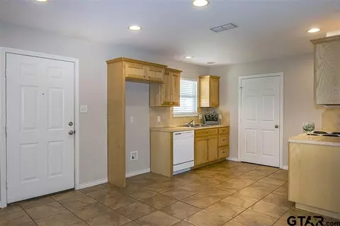 2101 Pine Tree Rd, Longview, TX 75604 photo 11