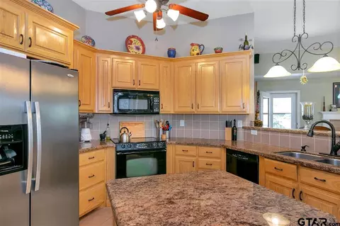 802 Jack Ct, Longview, TX 75601 photo 5