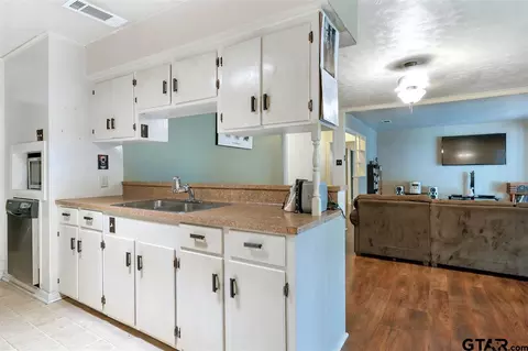 310 E Twilight, Longview, TX 75604 photo 8