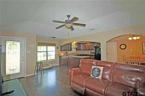 112 Walnut, Terrell, TX 75160 photo 5