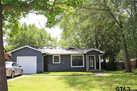 112 Walnut, Terrell, TX 75160 photo 2