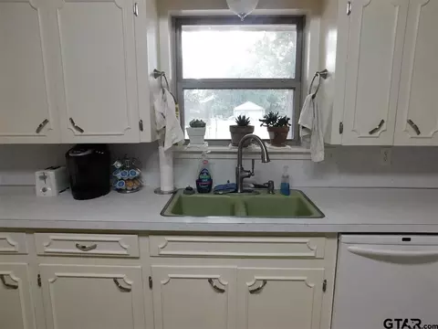 225 Spruce, Van, TX 75790 photo 11