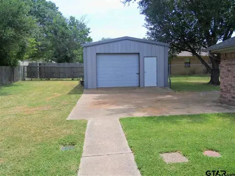 1916 Castlegate, Henderson, TX 75654 photo 23