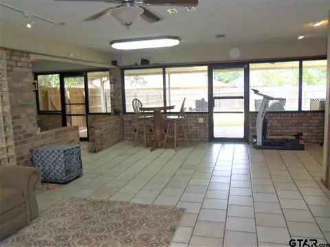 1916 Castlegate, Henderson, TX 75654 photo 12