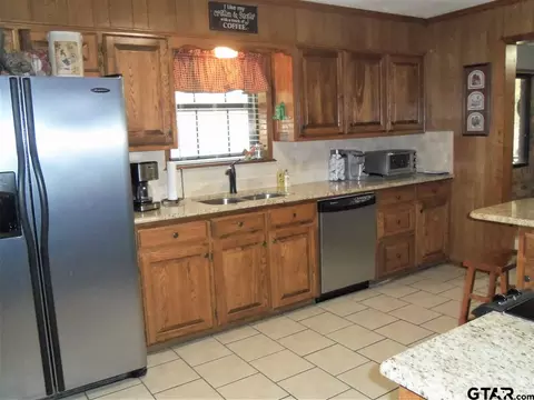 1916 Castlegate, Henderson, TX 75654 photo 9