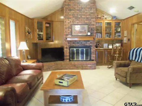 1916 Castlegate, Henderson, TX 75654 photo 4