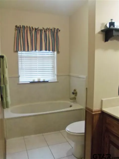 1916 Castlegate, Henderson, TX 75654 photo 21