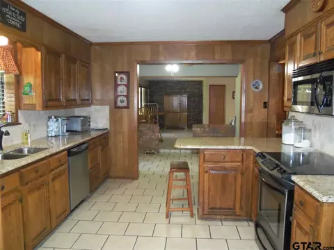 1916 Castlegate, Henderson, TX 75654 photo 7