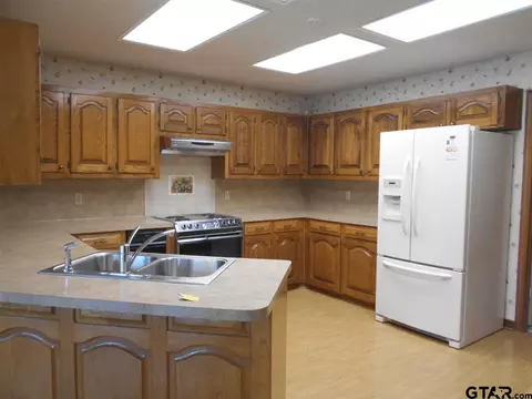 808 Lance Rd, Quitman, TX 75783 photo 3