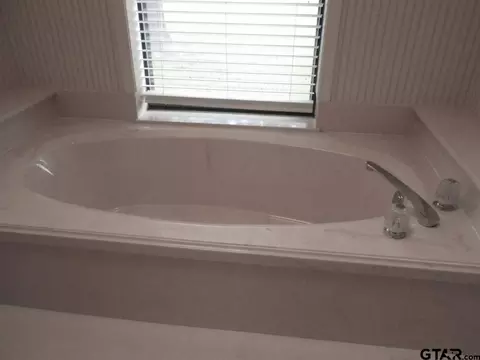 808 Lance Rd, Quitman, TX 75783 photo 5