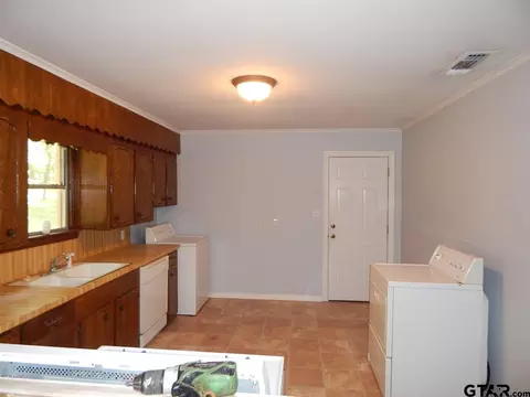 1007 Iris Ln, Gilmer, TX 75644 photo 11