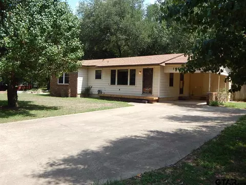 1007 Iris Ln, Gilmer, TX 75644 photo 2
