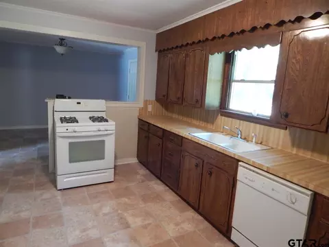 1007 Iris Ln, Gilmer, TX 75644 photo 8