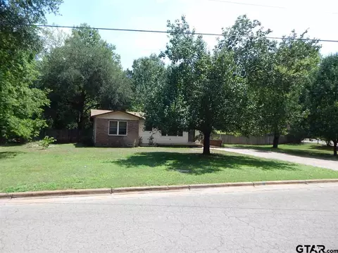 1007 Iris Ln, Gilmer, TX 75644 photo 3