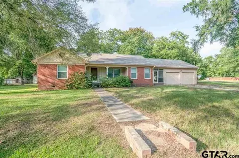 200 E Ann Dr, Longview, TX 75601 photo 1
