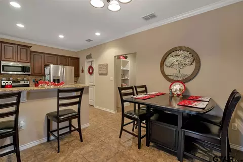 111 Brookway Ln, Longview, TX 75604 photo 9