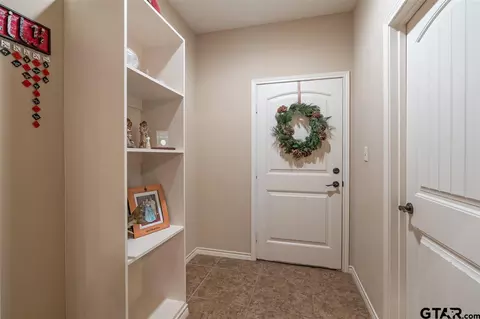 111 Brookway Ln, Longview, TX 75604 photo 6