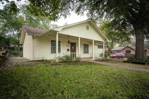 1939 Devine St, Tyler, TX 75701 photo 2
