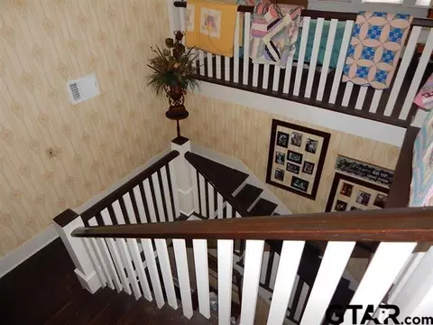 513 E Cass, Gilmer, TX 75645 photo 4