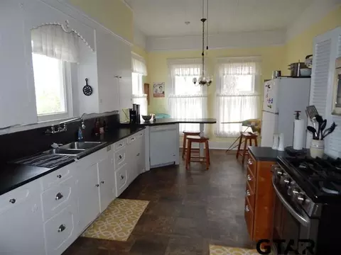 513 E Cass, Gilmer, TX 75645 photo 16