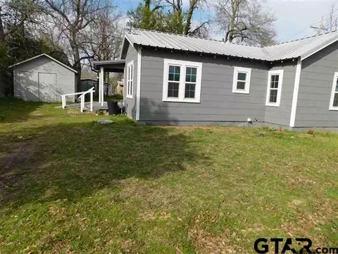 1122 Titus, Gilmer, TX 75644 photo 2