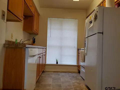 306 Blake Dr, Longview, TX 75604 photo 3