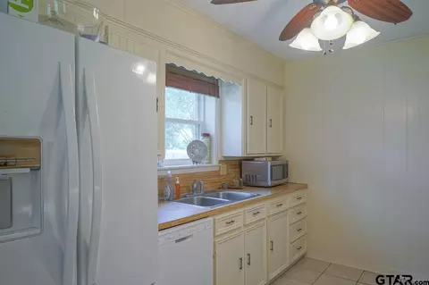 569 N Palm, Van, TX 75790 photo 7