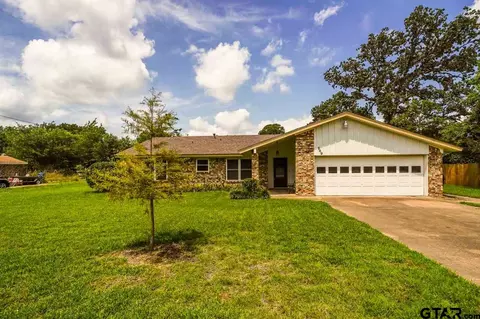 569 N Palm, Van, TX 75790 photo 1