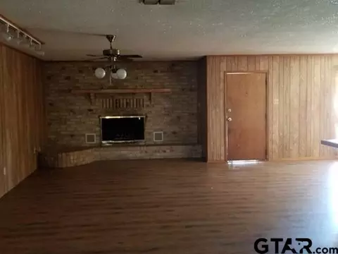 2407 E Devine, Tyler, TX 75701 photo 2