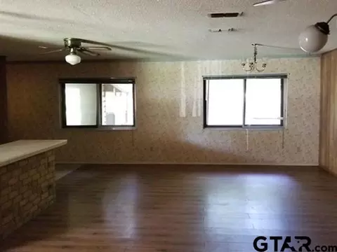 2407 E Devine, Tyler, TX 75701 photo 3