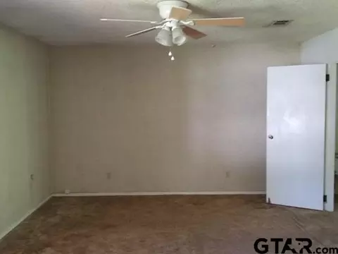 2407 E Devine, Tyler, TX 75701 photo 5
