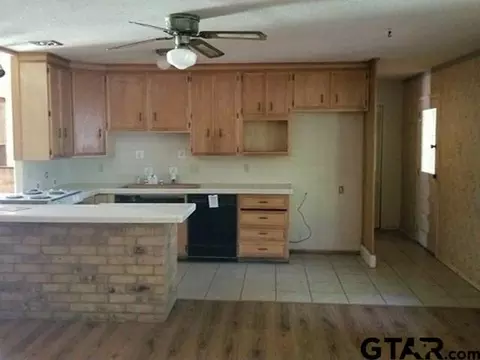 2407 E Devine, Tyler, TX 75701 photo 4