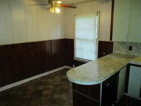 2203 Calvert Dr, Marshall, TX 75672 photo 8