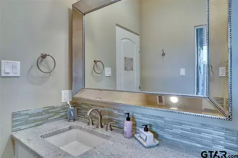 210 Waters Edge, Longview, TX 75605 photo 27