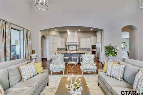 210 Waters Edge, Longview, TX 75605 photo 5