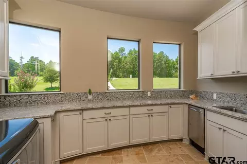 210 Waters Edge, Longview, TX 75605 photo 28
