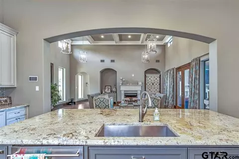 210 Waters Edge, Longview, TX 75605 photo 9
