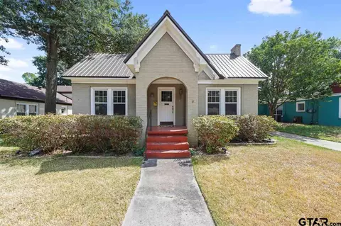 413 E Rix St, Tyler, TX 75701 photo 1