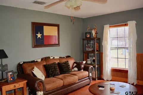 116 E Oak St, Yantis, TX 75497 photo 2
