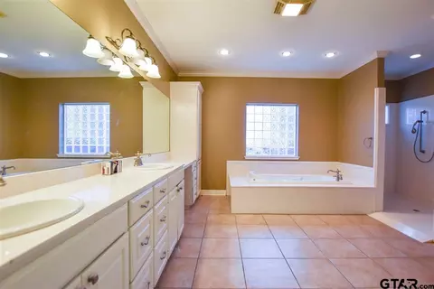 200 Burton Dr, Longview, TX 75603 photo 24